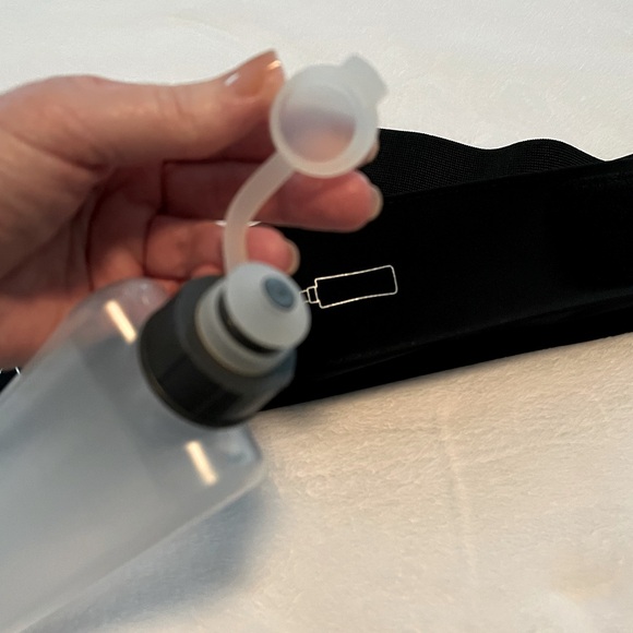 NEW Running Hydration Belt Fanny Pack with Water Bottle - Picture 14 of 16